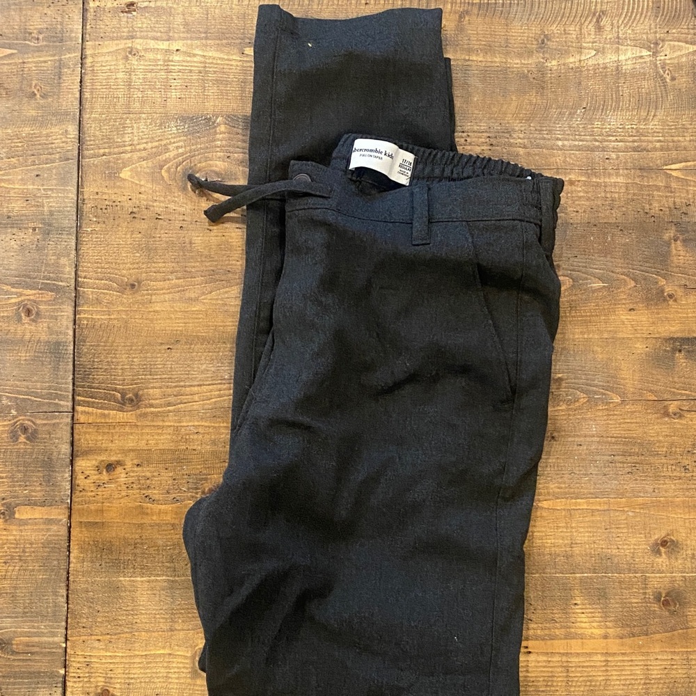 Abercrombie 17/18 like new gray pants